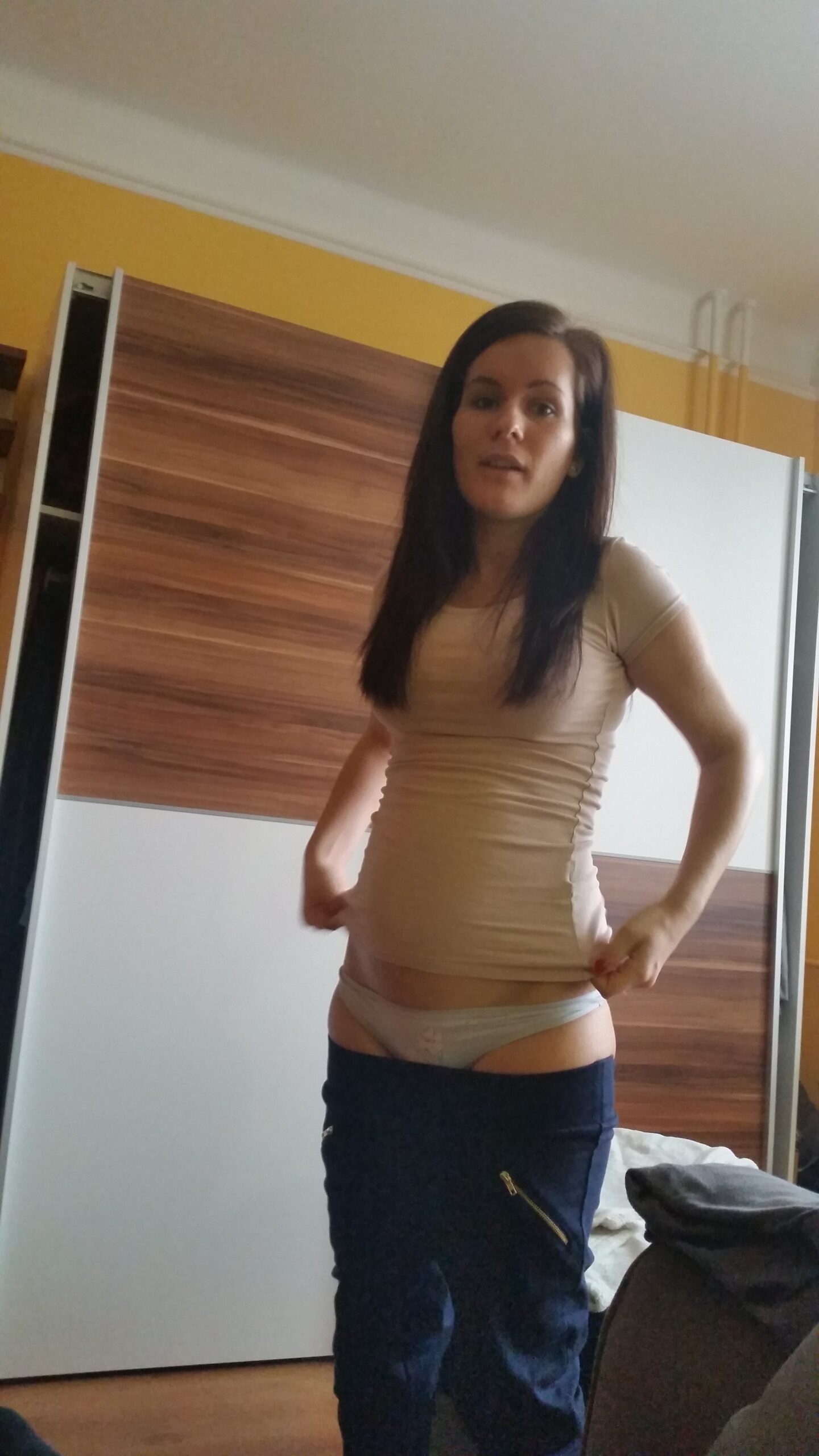 You are currently viewing Baise sauvage au bureau de la mairie : le secret de Christine