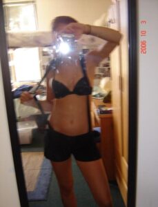 Read more about the article Sexe torride en salle de réunion : Gabriel m’a brisée à Montréal