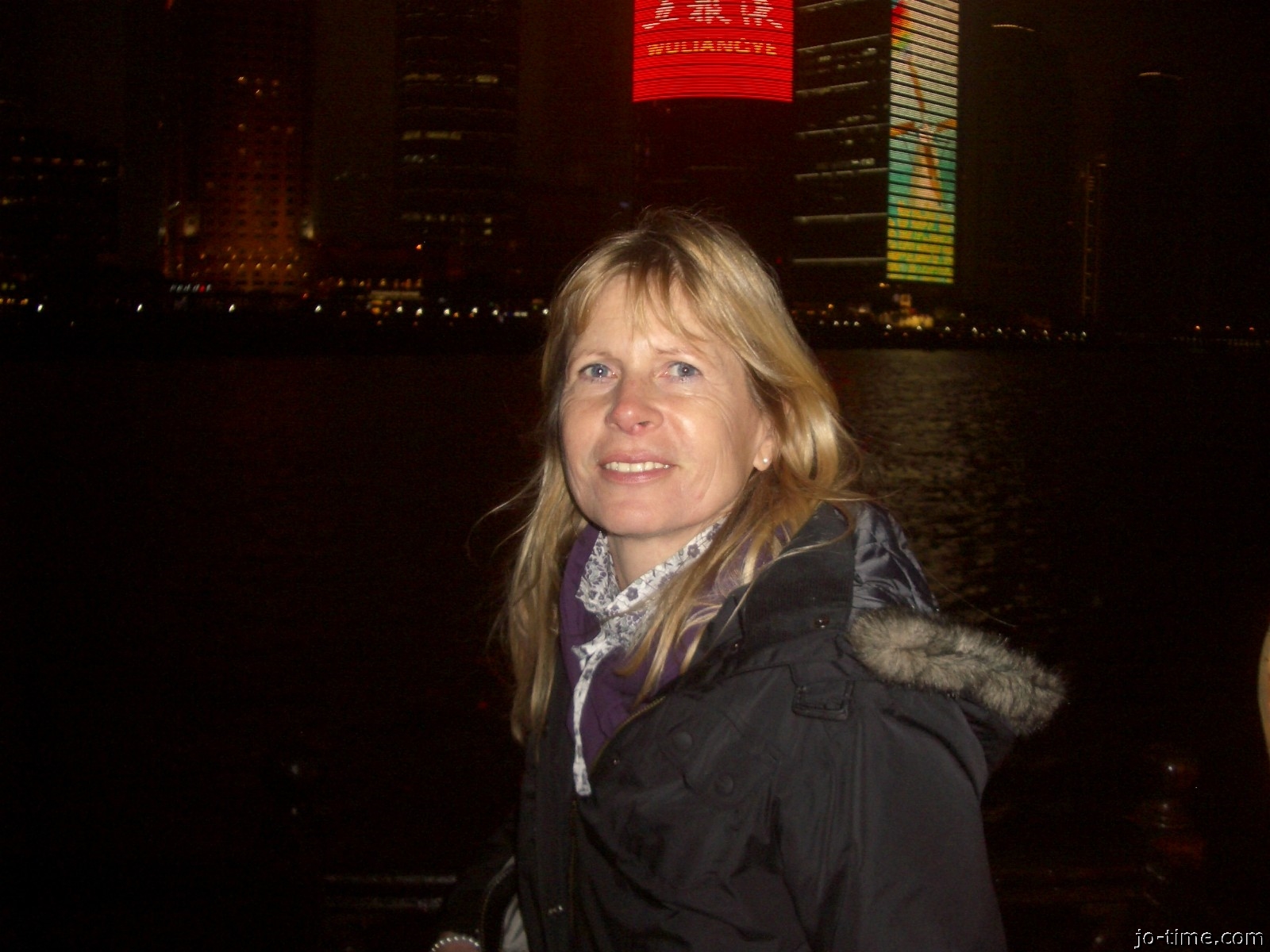 You are currently viewing Baiser sauvage dans mon bureau de coach : l’interdit avec Damien