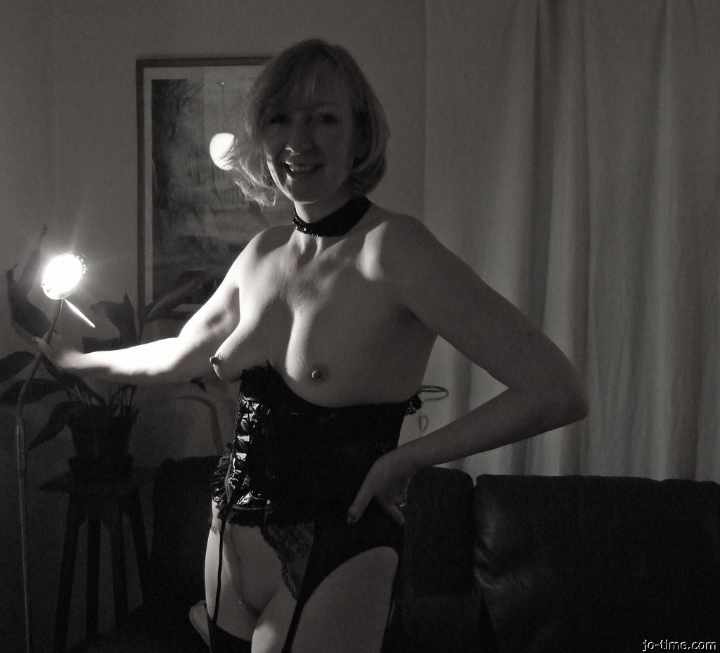 You are currently viewing Sexe Brut au Bureau : Mon Sabbat avec Guilhem sous les Néons