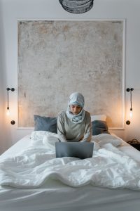 Read more about the article Sexe torride au cabinet : comment j’ai baisé mon patient détective sur mon bureau