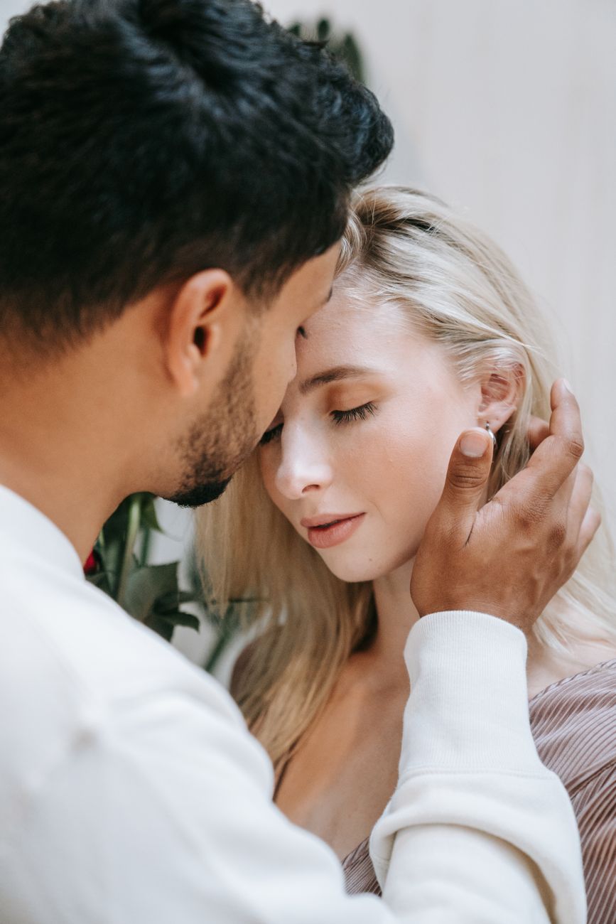 Read more about the article Bain de luxure au bureau : la surprise torride d’Yves qui m’a fait craquer