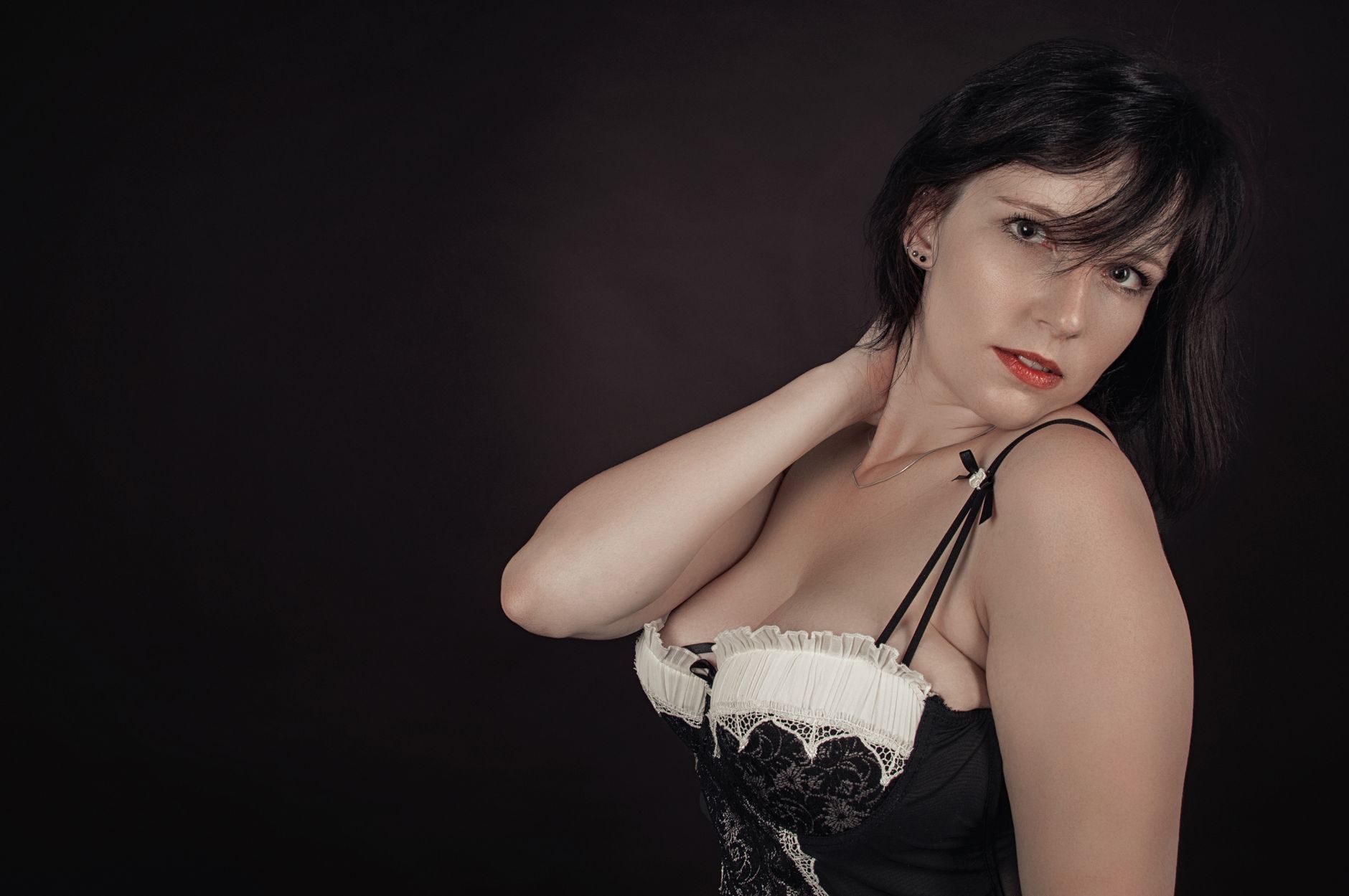 Read more about the article Baise lesbienne sauvage au bureau du garage : mon désir incontrôlable pour Gysèle